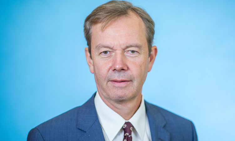RussImperialist's tweet photo. Роман Фёдорович фон Унгерн-Штернберг и немецкий дипломат (посол ФРГ при ООН в Женеве в 2018-2021 гг.) Михаэль фон Унгерн-Штернберг, его двоюродный внук.

Порассуждал тут о связях и реинкарнациях, хех:

https://t.co/uybDJaJtJC https://t.co/Fv4mpwV79h