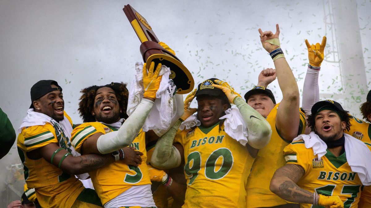 College football top 25: North Dakota State tops final CBS Sports FCS Power Rankings for 2021 season https://t.co/ZWV6vyzgOu https://t.co/9NlfByYyvs