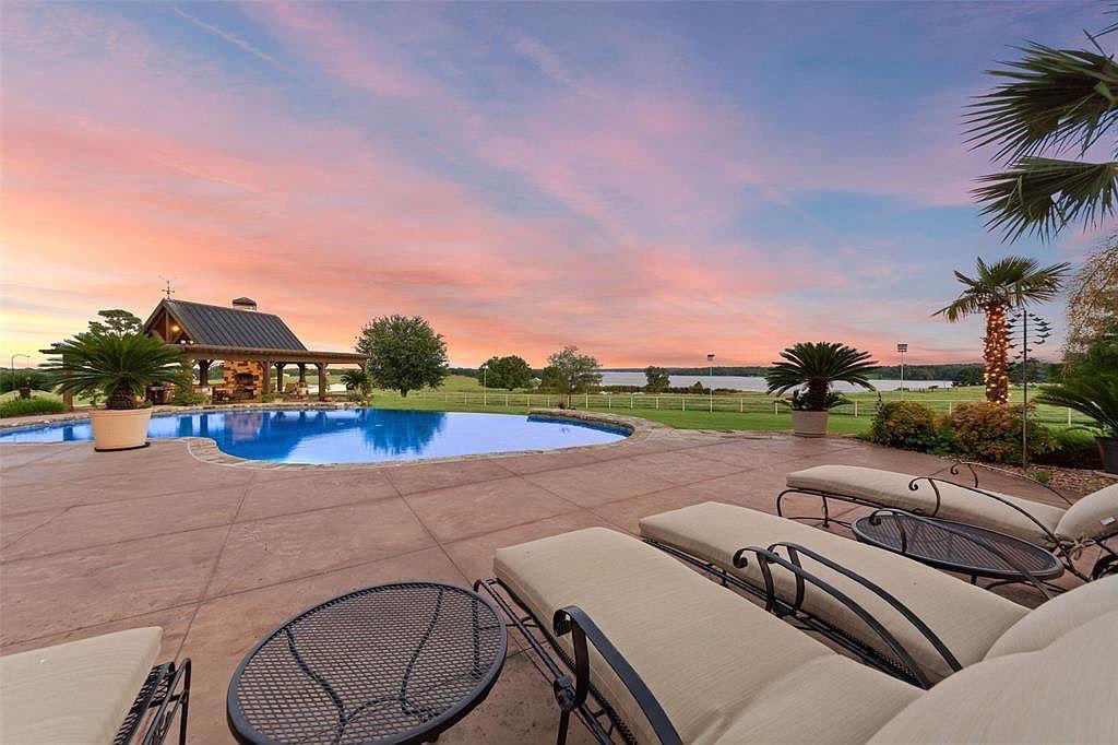 barndominium_us's tweet photo. 40 SE County Road 4210 #194, Mount Vernon, TX. https://t.co/7SMw4JxjQI