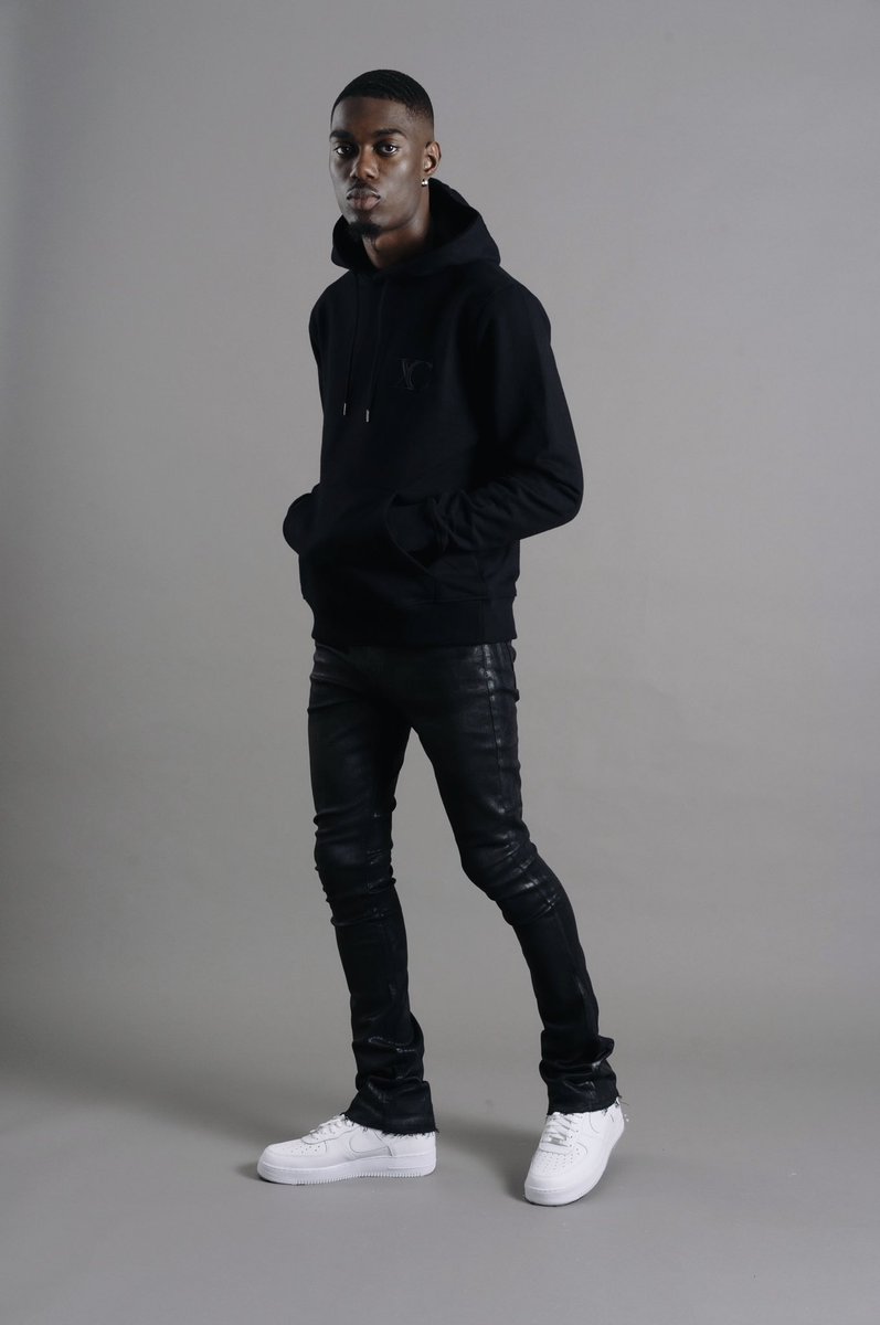 tenii__1's tweet photo. Black Classic Hoodie 

Available 30.01.22 ✨ https://t.co/k3C7l58jsF