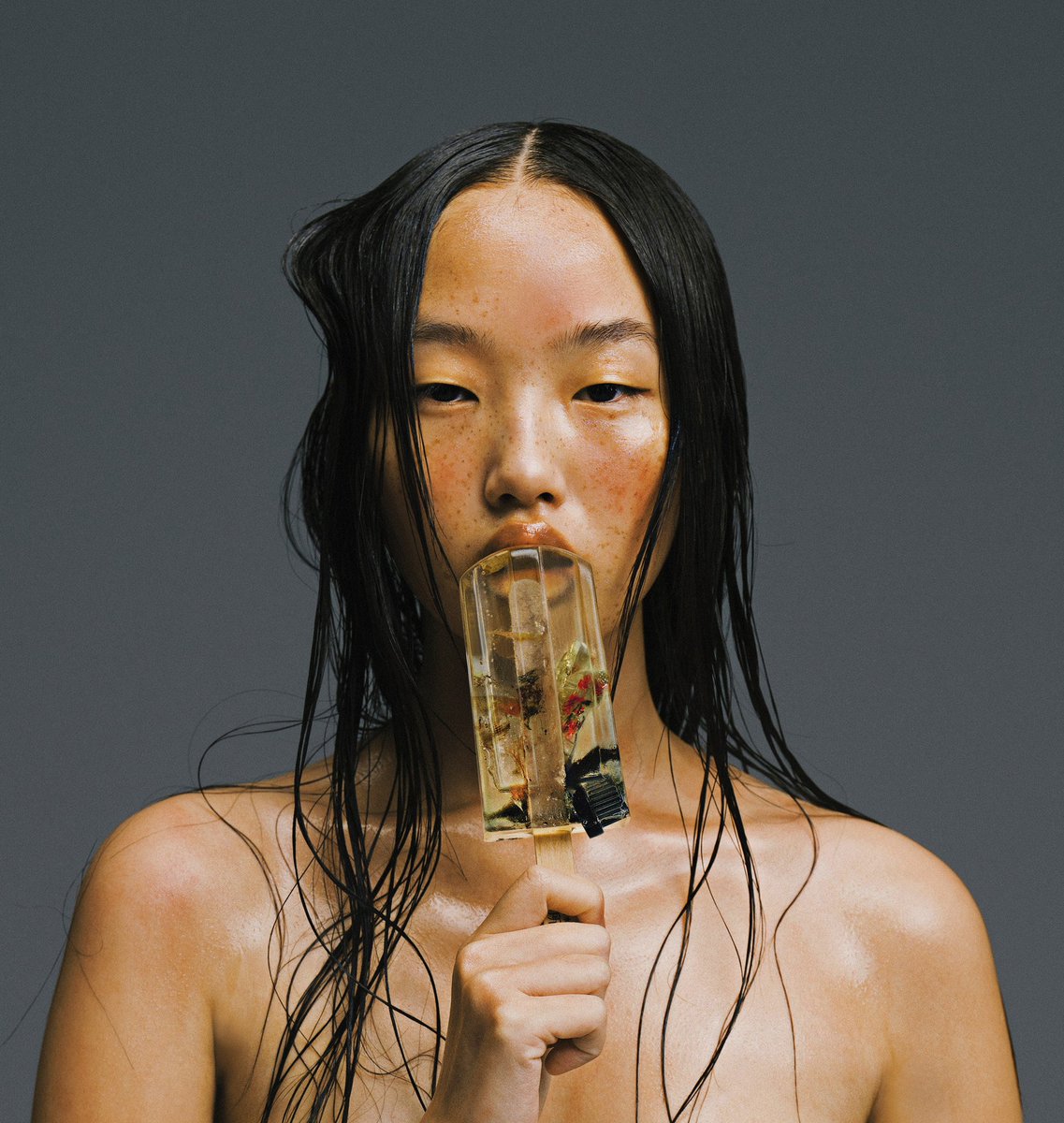 CoutureIsBeyond's tweet photo. Peng Chang by Zhong Lin, Vogue Taiwan, January 2022. https://t.co/hWyqfwjESp