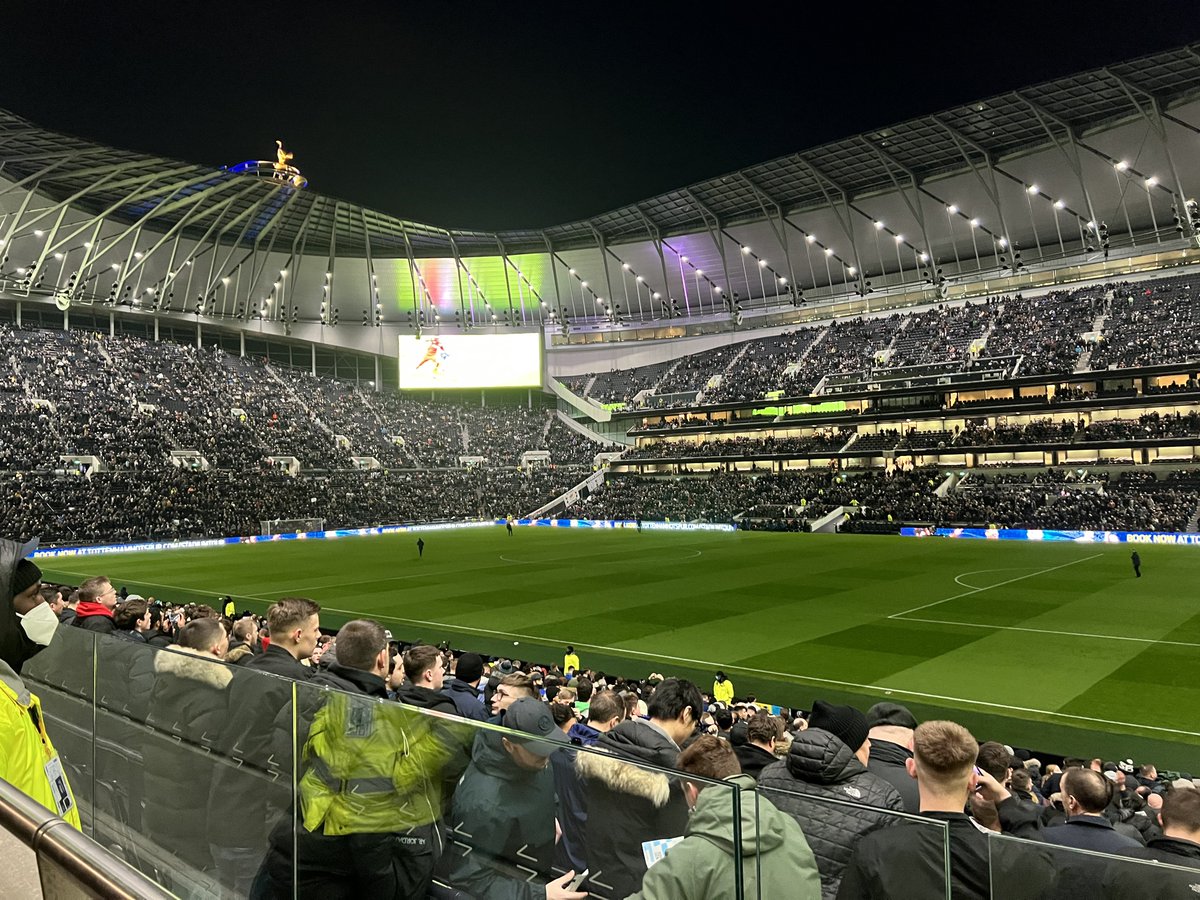 Thought it was time to go to a game without missing half of it writing a live blog - great view at Spurs, great tickets &amp; service from <a href="/SpursTickets_/">SPURS TICKETS</a> 👍