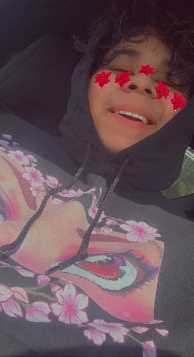 jmc_ft86's tweet photo. Wore my friends merch at the gym and got told that my Nezuko hoodie was cute lmaooo https://t.co/FtXBl9MnyG