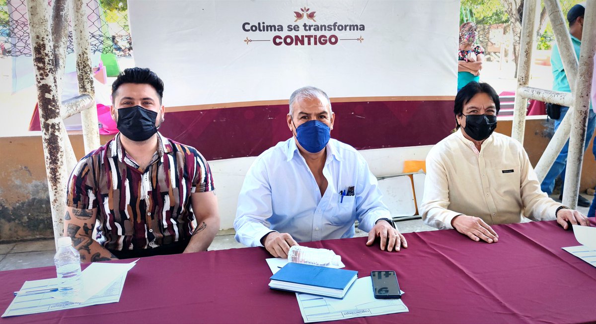ZizumboEmiliano's tweet photo. Acompañamos a nuestra Gobernadora, Licda. @indira_vizcaino Silva a los #DialogosComunitarios "Contigo Transformamos", en la Colonia La Trinidad del municipio de #Comala. 🤝🏼✅ https://t.co/KYr9YL2lhh