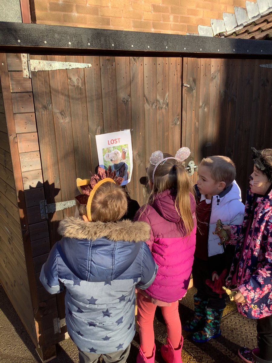 PuritonPrimary's tweet image. Ruby Class had their WOW day today, to introduce them to our new topic ‘Paws, Claws and Whiskers’. We went on a nature walk, recorded our findings using a pictogram, made bird feeders, found some missing animals from the zoo and met Gloria, our school hamster. #RubyClass