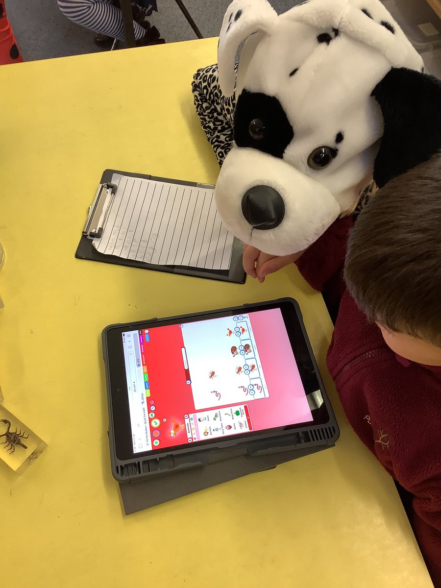 PuritonPrimary's tweet image. Ruby Class had their WOW day today, to introduce them to our new topic ‘Paws, Claws and Whiskers’. We went on a nature walk, recorded our findings using a pictogram, made bird feeders, found some missing animals from the zoo and met Gloria, our school hamster. #RubyClass