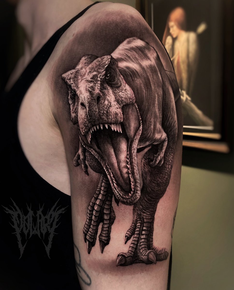 Pol_tattoo's tweet photo. Después de diez años de trabajo he conseguido tatuar solo proyectos que me gustan 🙌🏽 

Muchísimas gracias a todos por el apoyo diario!!

Espero que os guste amigos!! 🦖🖤 https://t.co/zYoyPhCRFz