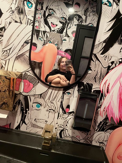 Oh I forgot to mention I went to some hentai bar while visiting friends, vibes were weird in there but