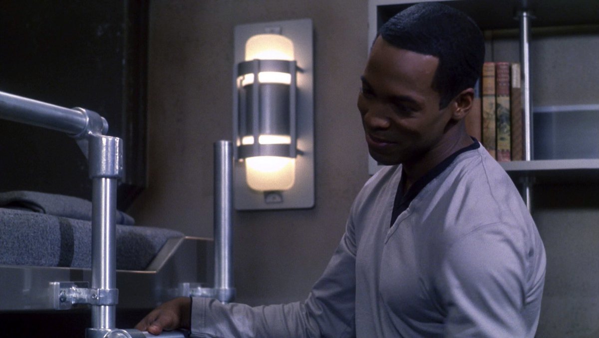 ENTSubplots's tweet image. After meeting an alien pilot, Travis finds himself hopelessly in love, and goes to Phlox for help writing poetry to woo her. T&apos;pol and Archer squabble over Vulcan accounts of human history. Hoshi takes up, and quickly abandons, gardening.