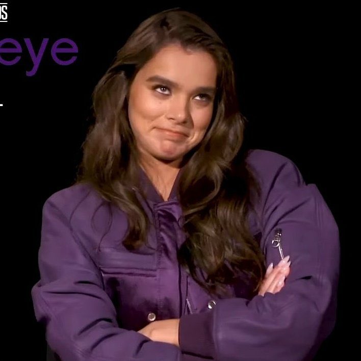 huntfeldx's tweet photo. the hailee steinfeld urge to cross her arms in any situation https://t.co/7bAWd7A15z