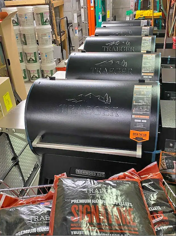 doitbestcorp's tweet photo. #DoitBest member-owned Metzger’s Hardware in Los Alamos, NM recently helped their six local firehouses fire up new @TraegerGrills   as a thank you for working overtime during the pandemic. @IndWeStand explains the partnership making it happen: https://t.co/UfgZ66T2Z6 https://t.co/J5OkF4xBhJ