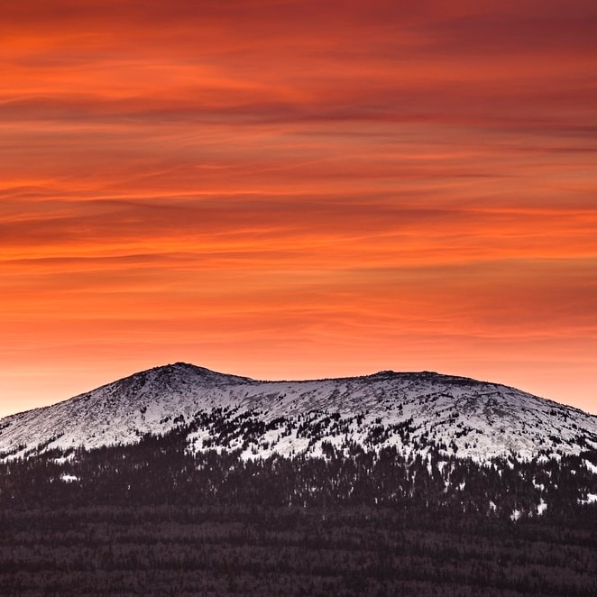 hempathyliving's tweet photo. Where the snow meets the sky 🌅

#sunset #mountains https://t.co/0nr4CFcj8W
