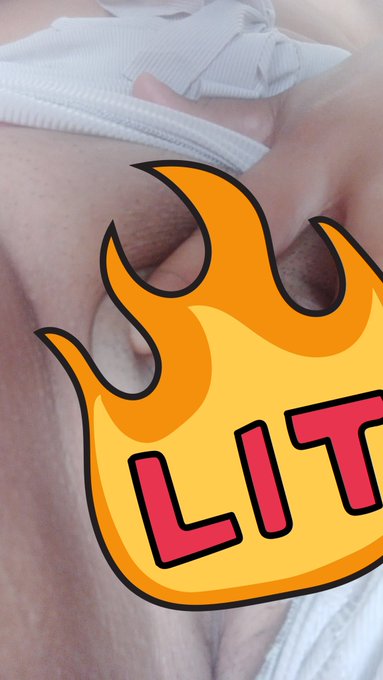 Ya que ando algo caliente quien quiere una deliciosa y rica video llamada que me escriba https://t.c<a href="/tag/xhamster"class="tags"><span>#xhamster</span></a>