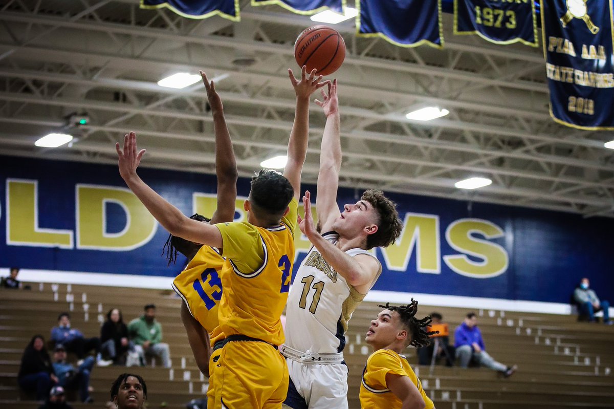 JEFFDHELSEL's tweet photo. Ringgold varsity basketball team defeated West Mifflin 60-58 at Ringgold High School on Tuesday, January 11, 2022.  Nick Peccon (#11), Zion Moore (#34)  each score 22 pts. for Rams.  🏀

#basketball #sports #WPIAL #Ringgold #Rams #MVIsports https://t.co/VjMXX0X2Kz
