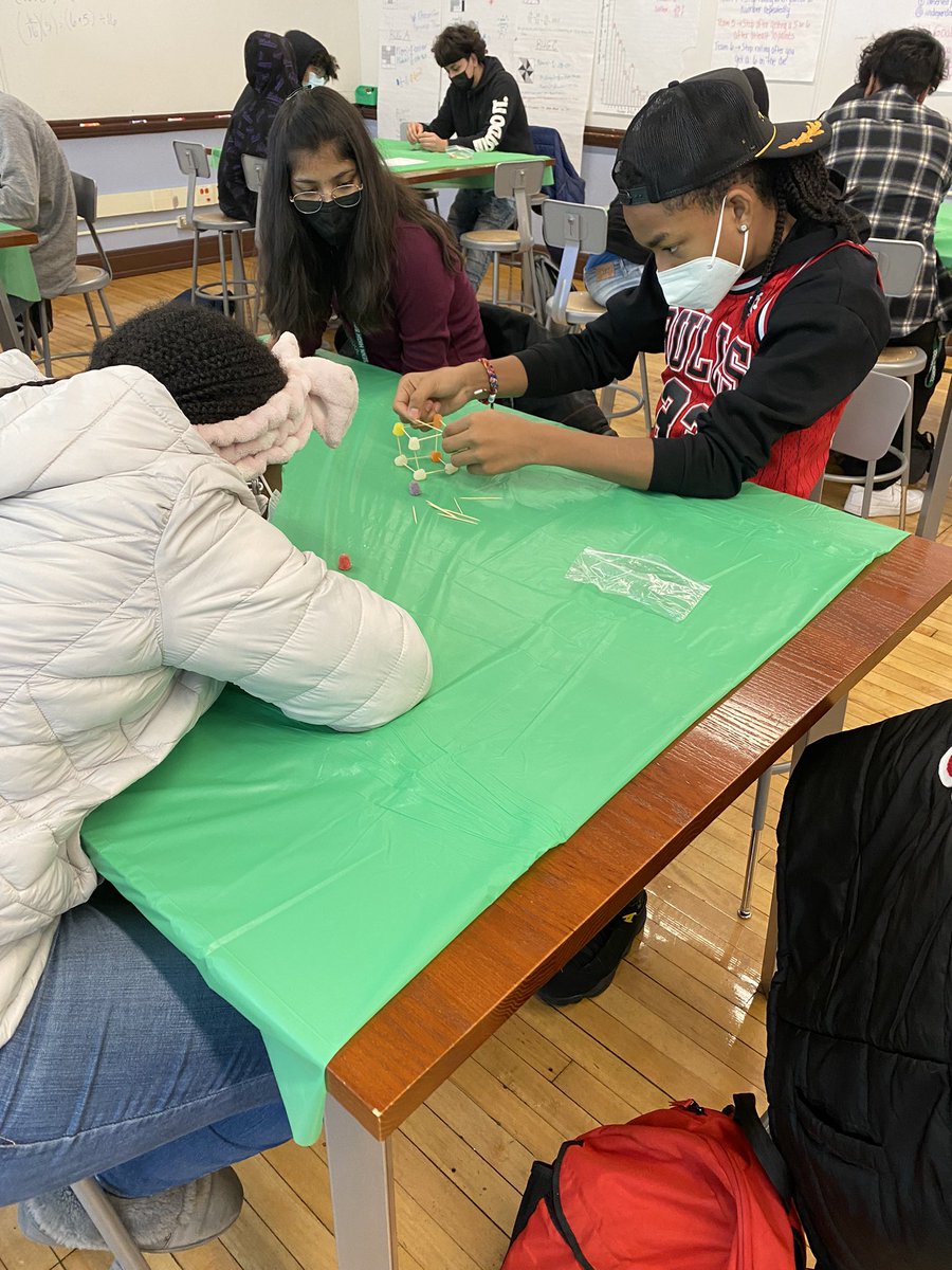 msnflores's tweet image. Gumdrop Structure Challenge #iteachsteam #Sennsational