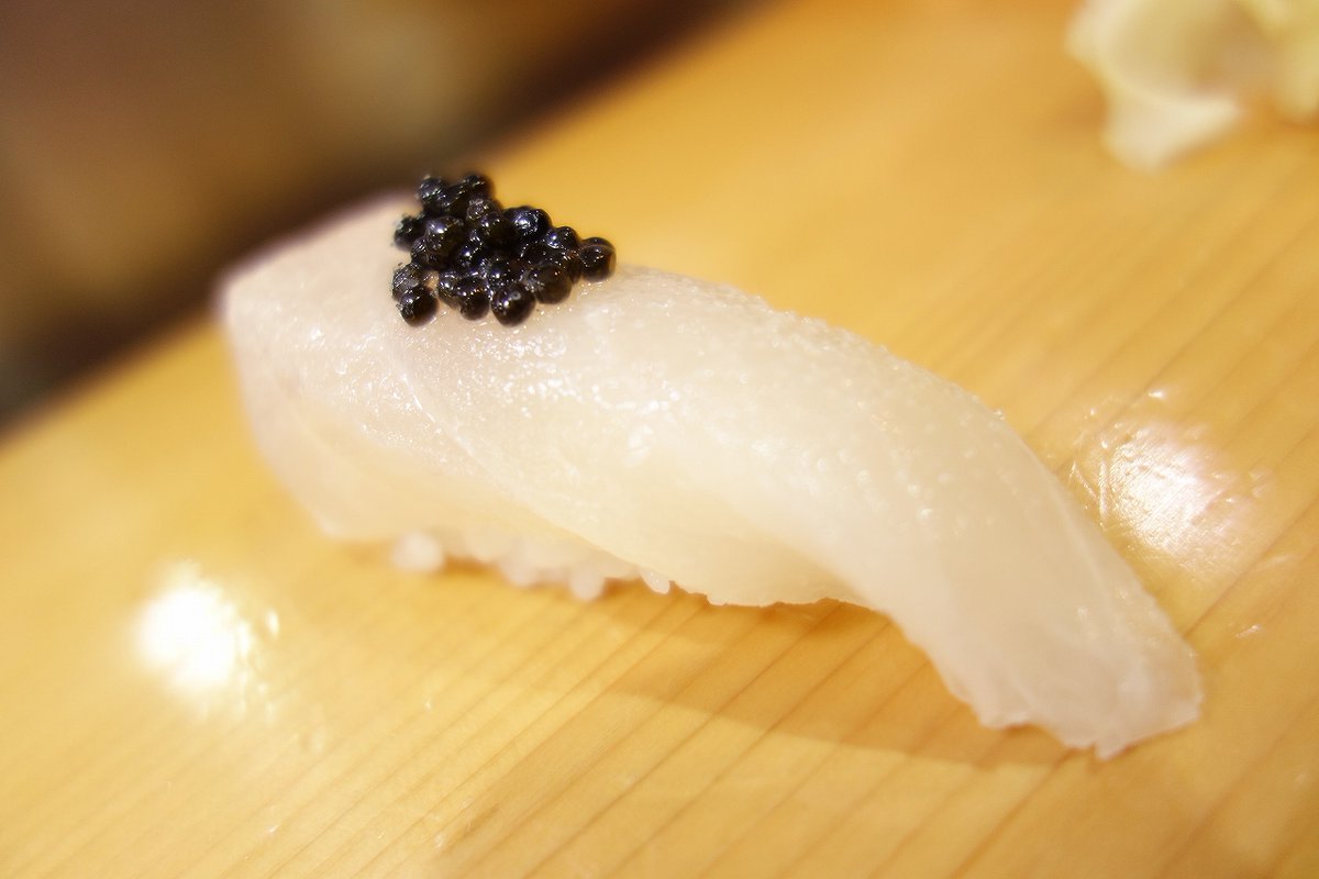 浅草の鮨なか乃さんでいただいたチョウザメ握り・チョウザメ刺身・チョウザメ白子焼。 珍しい魚をいただけて大満足でした(^^)
