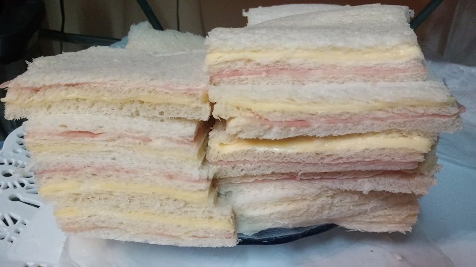 Si estamos peleados tráeme sanguchitos