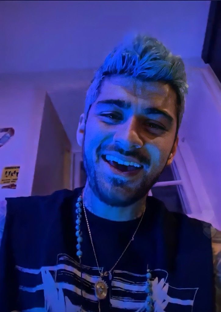 evermoreyn's tweet image. happy birthday zayn! i love you so much and thank you for making my life so much better. you're a big inspiration for me to become a singer one day. you're amazing and never give up.