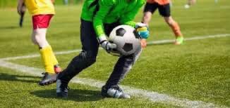 Calling Years 5 or 6! Could you turn your ‘hand’ to the ‘gloveliest’ job in the team?! Our Under 11s are looking for a new goalkeeper to join their squad. For more info, ‘catch’ the coach, Ryan, on 07957 936622. 🧤⚽️👍
