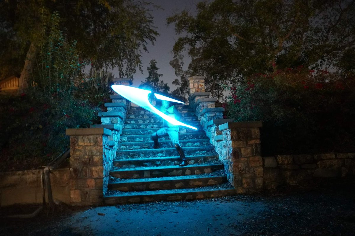 RogueRebelsFam's tweet photo. Kanan doing his best Strider impression.
Photo by: Star-Light Sabers
#StarWarsRebels #StarWarscosplay #KananJarrus #RogueRebels #RebelsRemembered https://t.co/YSzCgSL6Zl