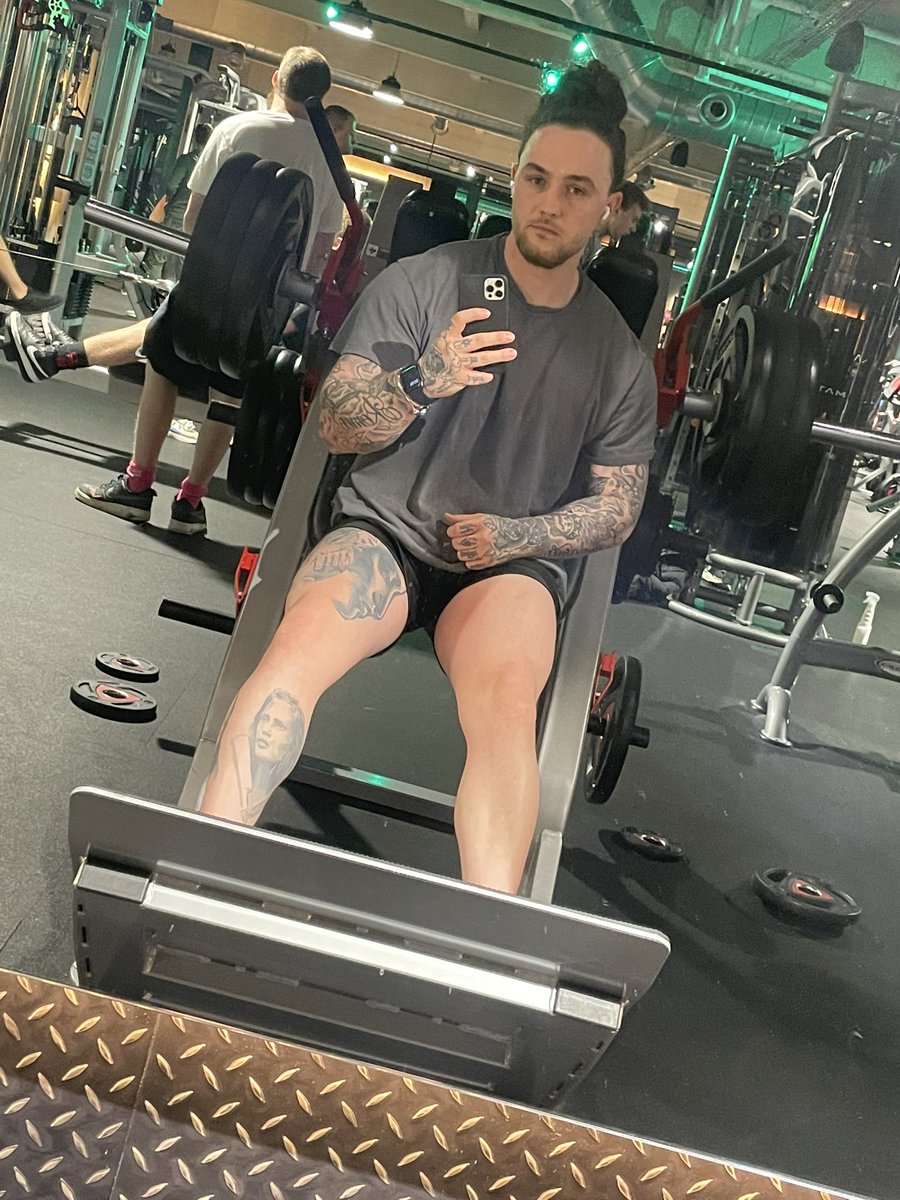Barberromeo1's tweet photo. Reps for days 
•
•
•
•
#gym #GymDosDonts #gym #gymlife #gymmotivation #GymSelfie https://t.co/xpsdDqa3vI