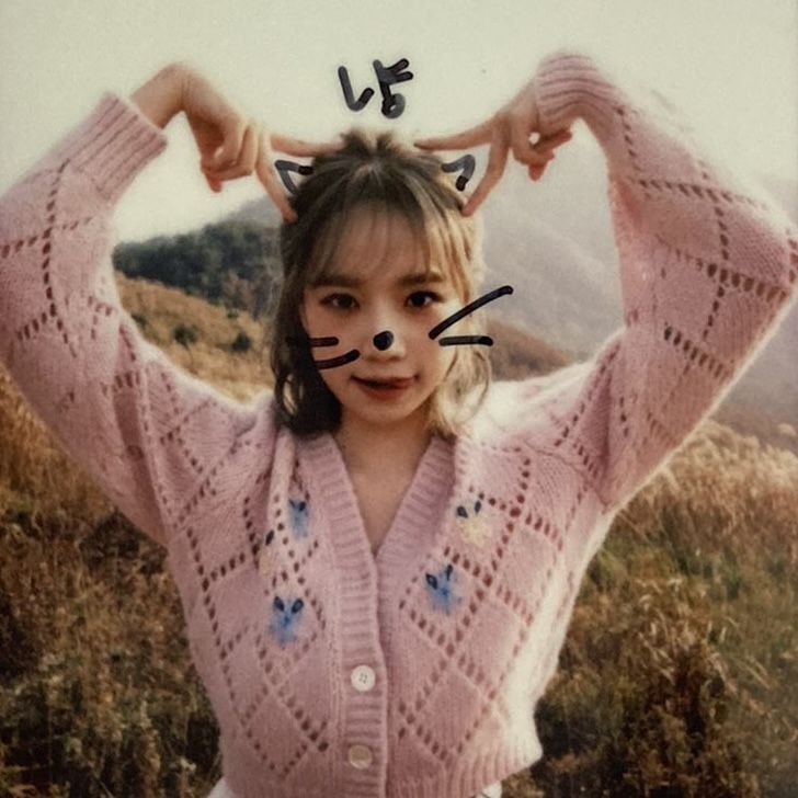 IZFEED's tweet photo. Polaroid Love https://t.co/nvI0kbIFnh