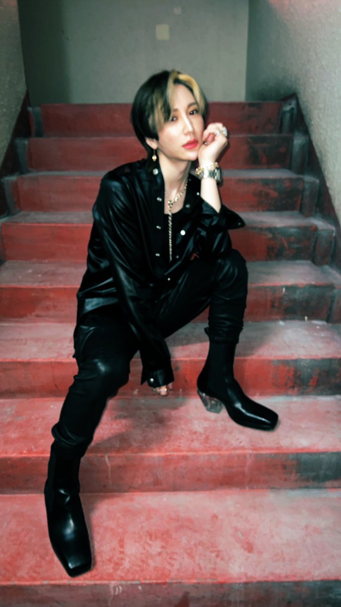 7miyavi7's tweet photo. いつも一緒に居れないなら隣りに居る少しの間だけは自分の事だけを考えてくれたらいいのにな https://t.co/cIlSGvDSYt