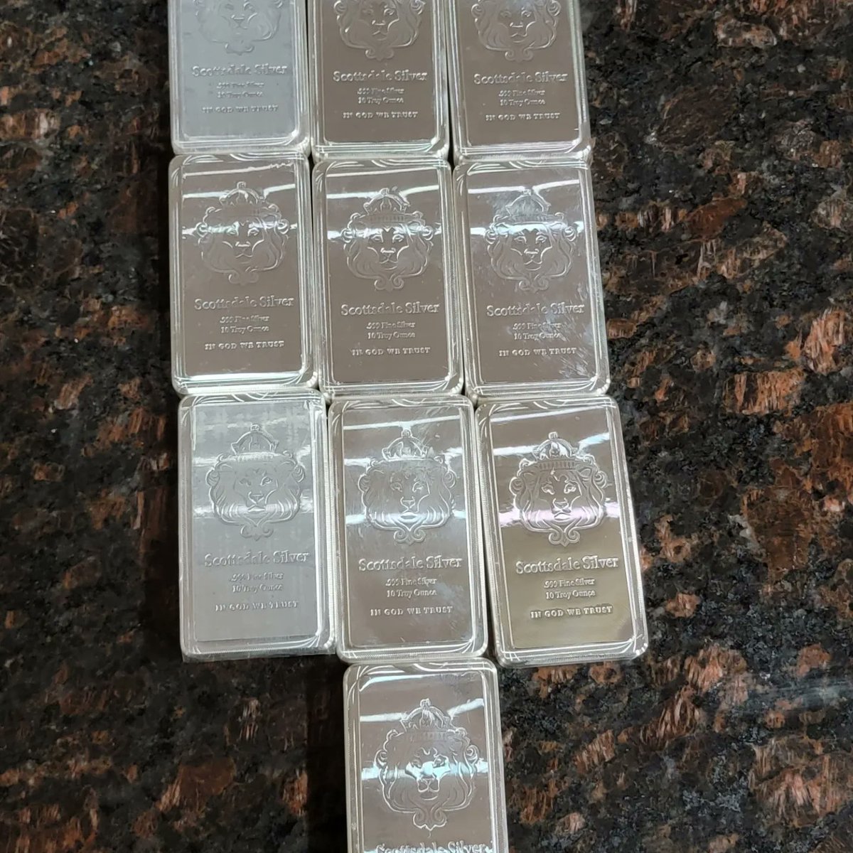 Agate07's tweet photo. MINTY FRESH SCOTTSDALE 10 OZ BARS 
265 EACH (10 LEFT ) 

9 FOR SHIPPING https://t.co/kislKUtnYY