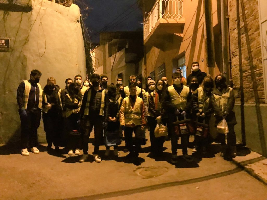 tog_ege's tweet photo. T♥️G EGE ve T❤️G DEU gönüllülerinin bulunduğu, sokak çorbacılarına çorba yapımı ve dağıtımında yardım ettik♥️♥️
Katılan tüm gönüllülere teşekkür ederiz.

Unutma, sen yoksan bir kişi eksiğiz 💫
@TOGVakfi
@togdokuzeylul
#gençliğingücüadına
#toplumgönüllüleri
#togege https://t.co/ydaEGgFDwW