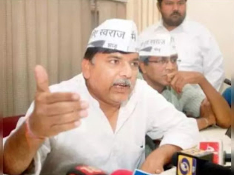rohitTeamBJP's tweet photo. 'दिल्ली मॉडल' की अपार सफलता के बाद अरविंद केजरीवाल ने लांच किया - पंजाब मॉडल !
 #टिकट_दलाल_केजरीवाल https://t.co/GtlEpExpXW