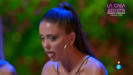 anabernal_h's tweet photo. Alejandro es una 🚩🚩🚩 andante. Es un manipulador de matrícula y el típico hombre que hace de menos a su pareja para hacerla sentir que sin el no es nada. #LaIslaDeLasTentaciones11 https://t.co/6LKJPjZfiw