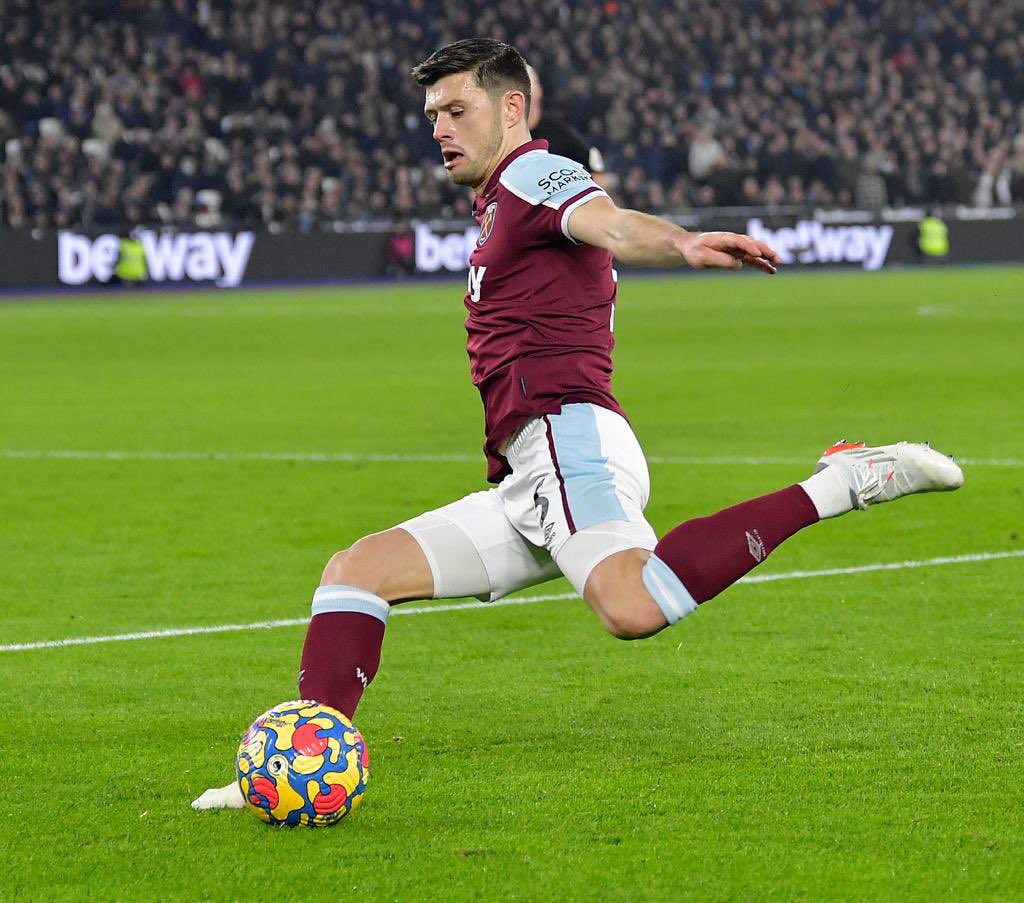 AARON CRESSWELL (@aaron_cresswell) on Twitter photo Felt good to be back out there with the boys! Great result tonight, this man on fire again ππ»β <a href="/WestHam/">West Ham United</a> Felt good to be back out there with the boys! Great result tonight, this man on fire again ππ»β <a href="/WestHam/">West Ham United</a>