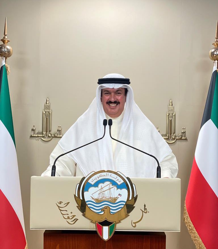 هل ماحدث من انخفاض درجات جميع الطلبه في كل الفصول ورسوب نسبه كبيره منهم يتحمله فشل الوزير ويجب محاسبته ؟ ام ان التعليم الحضوري (أ ، ب) فشل والمعلمين فشلو في ايصال المعلومه للطلبه والوزاره فشلت في اعداد المقررات المناسبه للطلبه بعد العوده من الاون لاين #وزاره_التربيه  #ضباب_الكويت