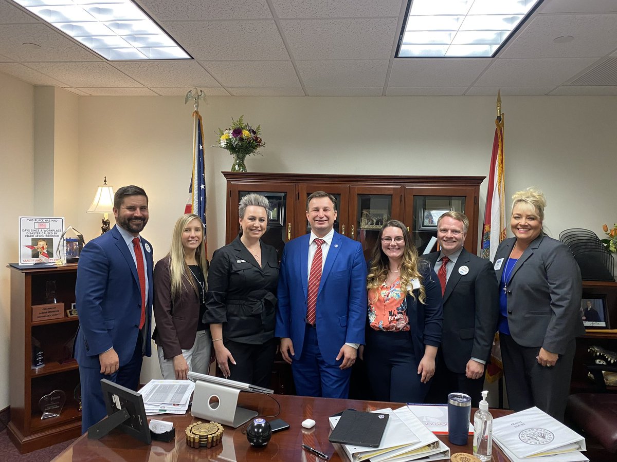 Thank you Senator <a href="/jasonbrodeur/">Jason Brodeur</a> for taking the time to meet with us today and listening to why #CPAsCount! #FICPAAdvocacyDay <a href="/FL_Thames/">Justin Thames</a>