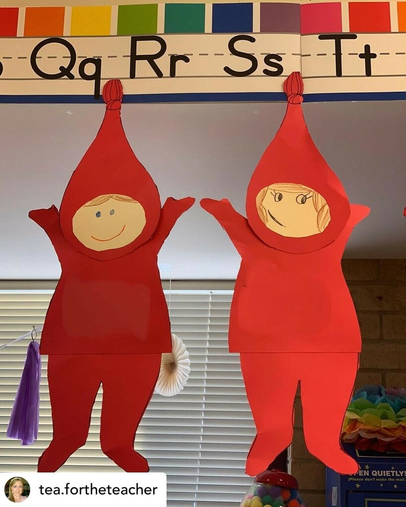 Posted <a href="/withregram/">Repost app</a> • <a href="/tea/">Samovar Tea</a>.fortheteacher This craft based on “The Snowy Day” book is one of my all-time favorites! 📕 instagr.am/p/CYpZtyGJs9C/