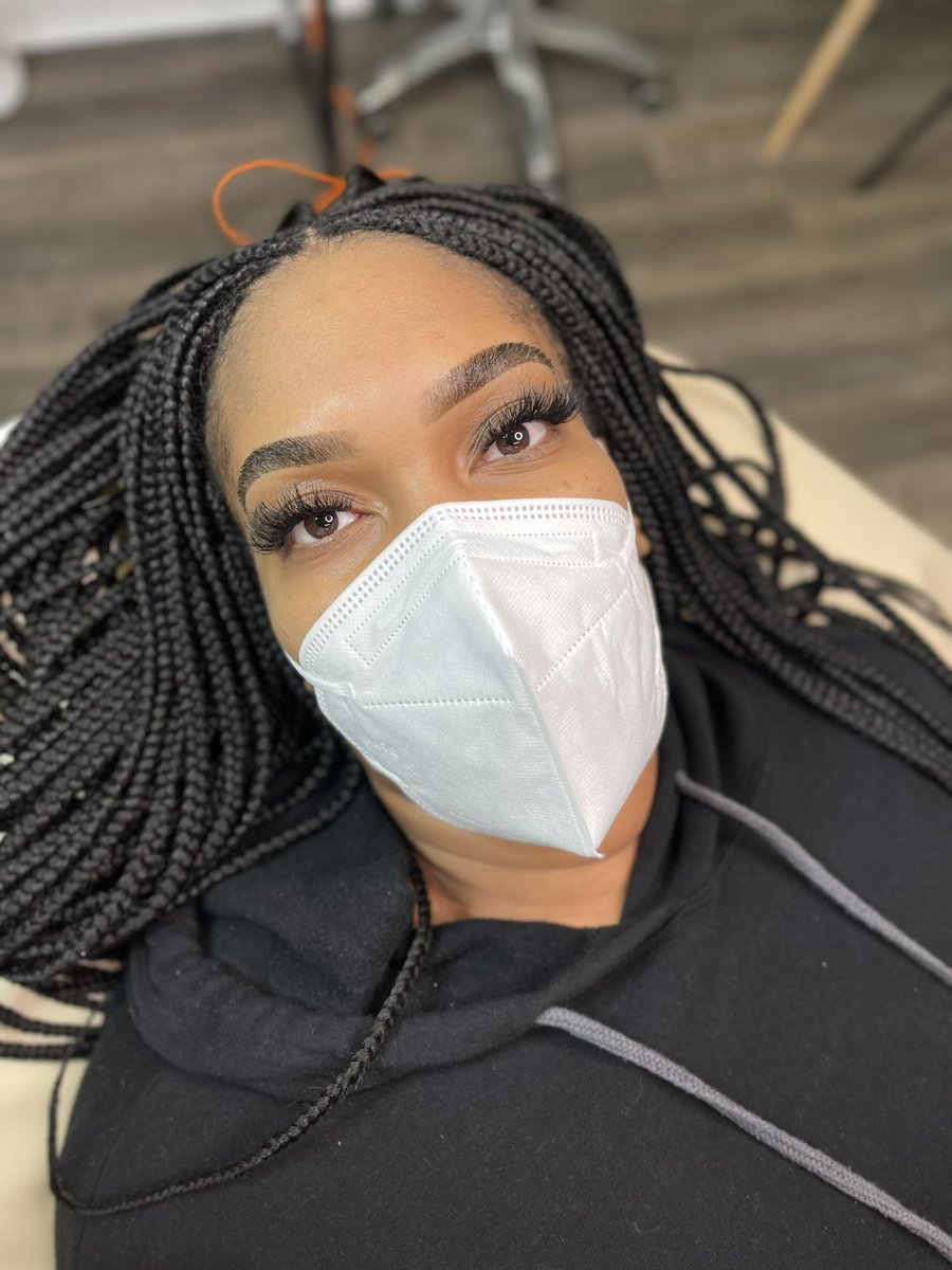 Birthday brows for my boë! 🎂 wax and tint! Retweet if you love her brows♥️