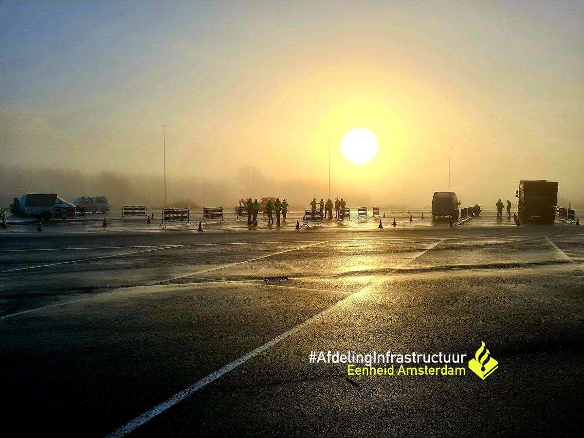 Woensdag ondersteund bij een transport controle samen met basisteam Haarlemmerweg, <a href="/KMar_BOGN/">Koninklijke Marechaussee Noord</a> en <a href="/Douane/">Douane</a>.

42x pv opgemaakt voor diverse overtredingen. 1 bestuurder is aangehouden. Hij reed zonder rijbewijs, onder invloed en kon zich niet identificeren. ^PH