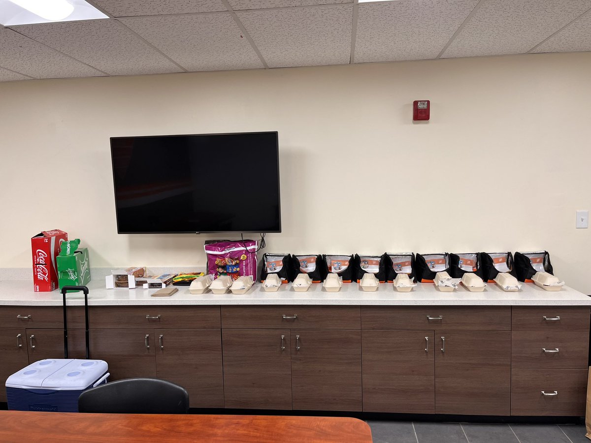 Home Depot #0106 tweet media