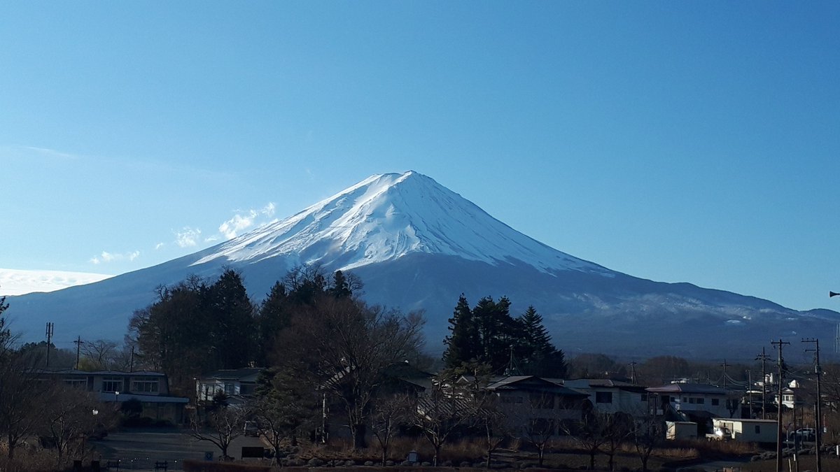 おはようございます。今朝９時の気温はー５度。風はそんなにありません。昨日は風が強かったので、昨日の方が寒かったですね。 1月13日の日の入：16時54分 1月14日の日の出：6時54分