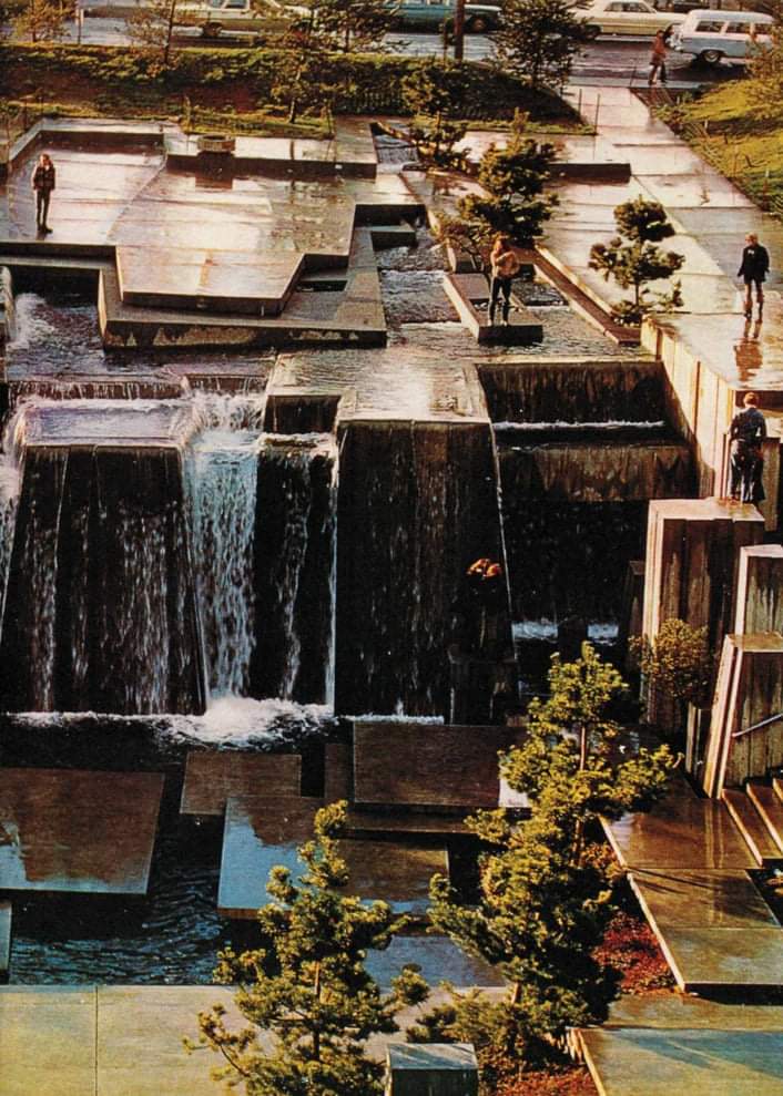 areasvellas's tweet photo. Cascading falls and quiet pools... 
Keller Fountain Park, Portland...1970
by Lawrence Halprin 1916-2009
#architecture #arquitectura #LawrenceHalprin #Halprin 
https://t.co/Vnkj8RWYDi
https://t.co/eRpmOR6ojV https://t.co/IJ9s6dHZHR