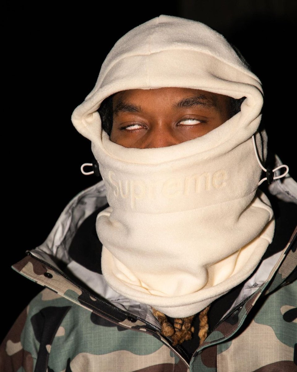 X 上的Supreme Drops:「Offset in the Supreme Polartec Balaclava