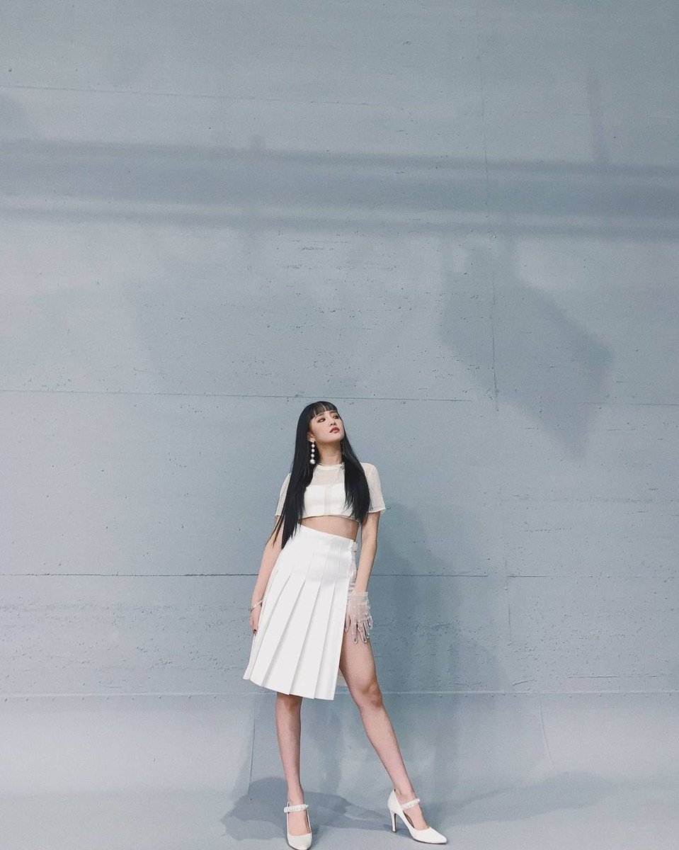 weglowing_twt's tweet photo. 🏛️  *   —   (  𝓰  )  𓂃 𝗹𝗼𝘄𝗶𝗻𝗴   𓂅   n.    𓄼   ᥱw   ★'   ᥱ  𓌅  𝕧𝕖𝕟𝕥  う   #STAYC1stCB __,, #BeWithStaycASAP !

Our angel Asahi salió como el correcaminos hacia el primer regreso de las preciosas de StayC a desearles el mejor de los regreso. Éxitos bebés. https://t.co/wVgmUQ3aMk