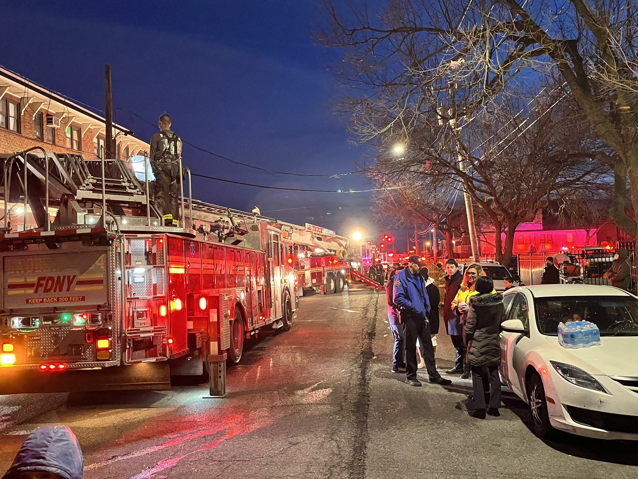 Collingswood Christmas Parade 2022 Pesach Osina On Twitter: "Thank You To All The First Responders @Fdny  @Nypd101Pct For Their Quick Response To Tonight's Fire In The Rockaways. To  The Neighbors That Provided Food And Clothing & @