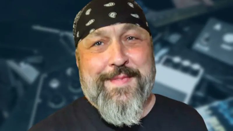 DigitalTourBus's tweet photo. Ringworm’s Matt Sorg (@RelapseRecords) shows off all of the guitar gear that he uses onstage! Watch the video at https://t.co/P5QfZdW69Q
#ringworm #mattsorg #relapserecords #digitaltourbus #gearmasters #guitarist #guitar #metalguitarist #metalmusician #musician #band #tourlife https://t.co/AohupSHlXX