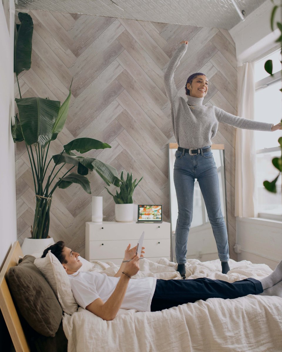 SurfaceDesign4's tweet image. Nothing beats that "new room" feeling. Elevate your space today with our decorative tiles, found only at The @HomeDepot and @Lowes. thd.co/3AJDtNj low.es/3FN4X8r