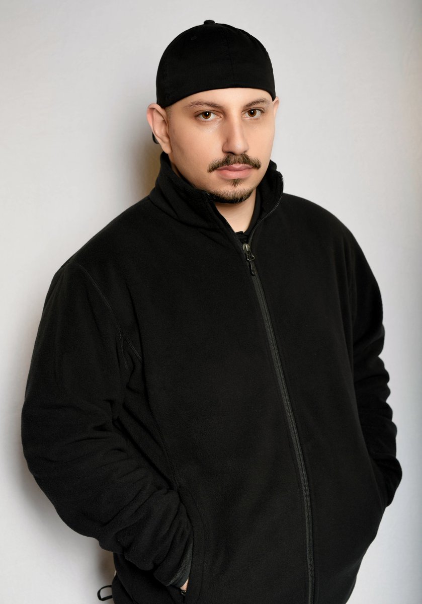 Now back to the other side of the camera. 

Photo: <a href="/ZDpics/">ZekeDane</a>