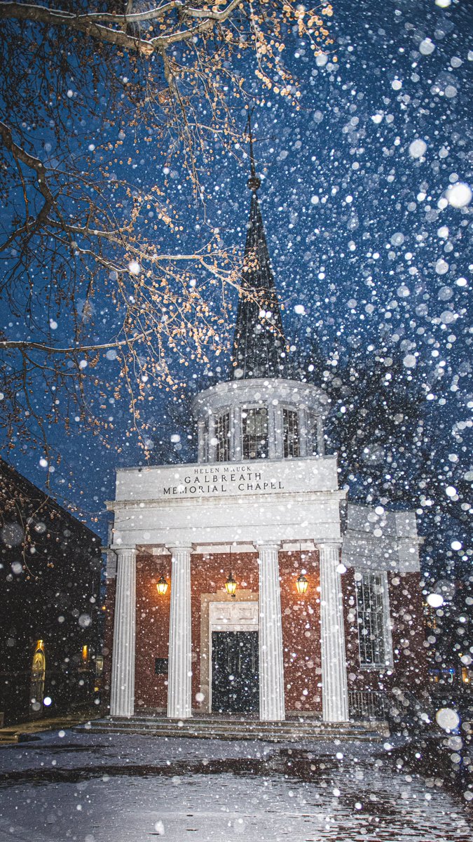 Snow globe at Galbreath ❄️

#WallpaperWednesday | #ForeverOHIO