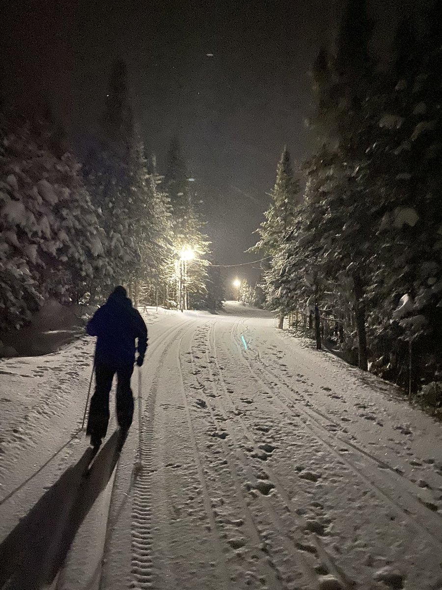 Such a beautiful night on Mount Nascopi Ski Trail. 🎿 <a href="/LabradorStraits/">Labrador Straits 🇺🇦</a>   #getoutside #skiing #nlwx