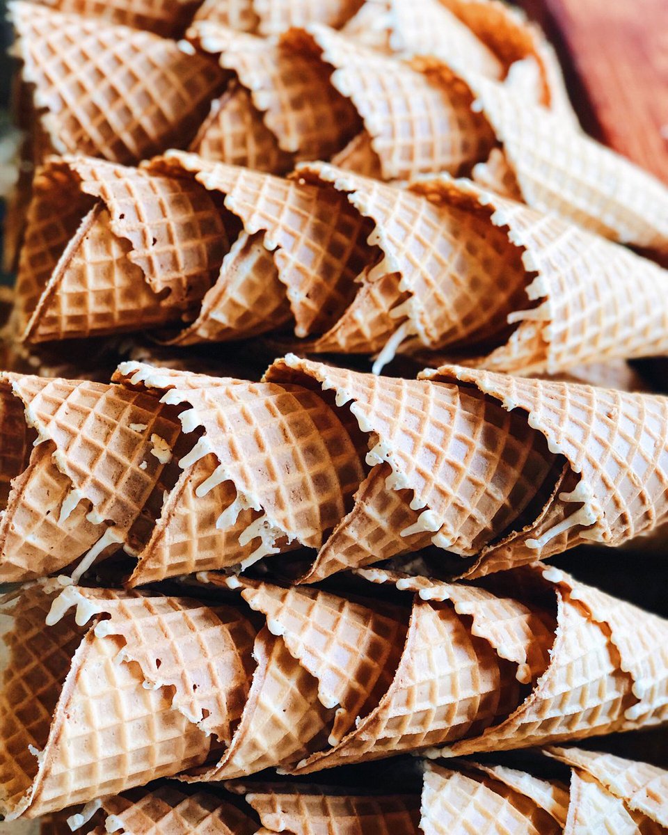 If your goal is to be more sustainable this year one of the easiest choices you can make is getting your scoop in a waffle cone. 
🌎🍦
We make our waffle cones fresh every day (that's the amazing smell when you walk into our shops). Although all our cups and spoons are compos