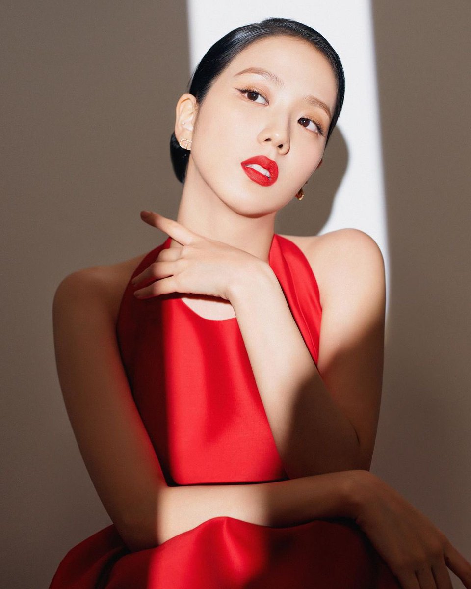 JisooBrrr's tweet photo. Let's get 300 replies for Jisoo

#KOREAQUEST_JISOO FANDOM
#지수 #블랙핑크지수 https://t.co/tgcRCqb0Bj